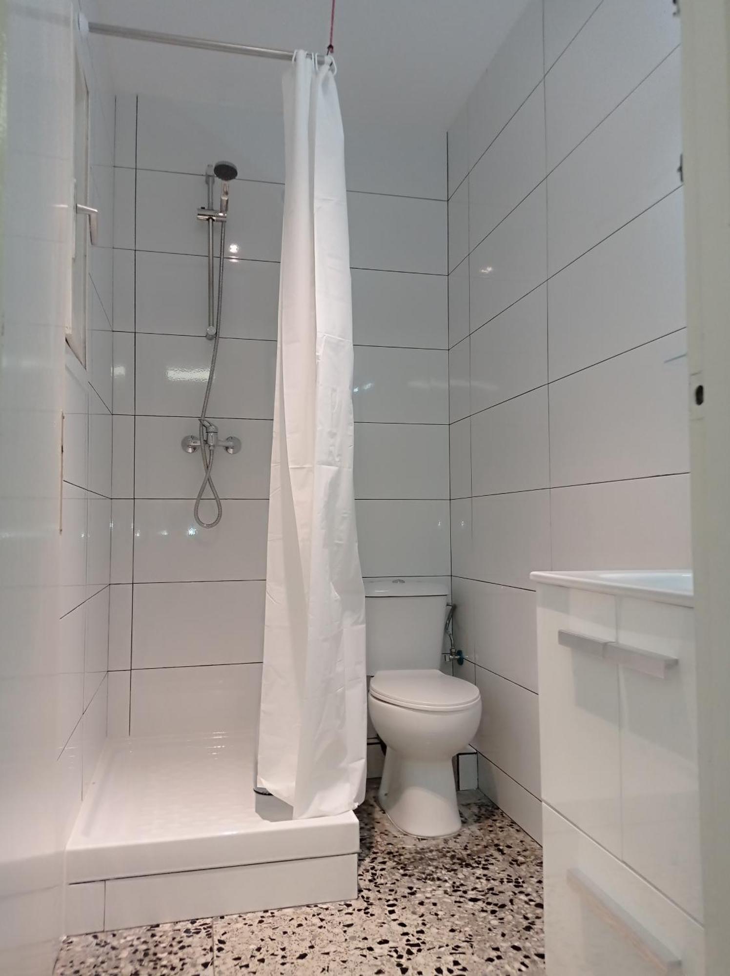 Gasthof Bright Private Double Center Metro L-1 Urgell L-5 Hospital Clinic *